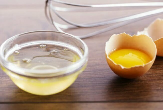 Cách làm giảm vết thâm trên mặt bằng trứng gà